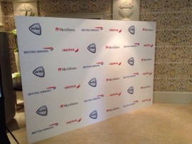 Media wall / backdrop autoportante